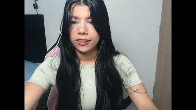 Snapshot of MayaScott11 chatting on May 30, 9:06 am MayaScott11 online show from May 30, 9:06 am