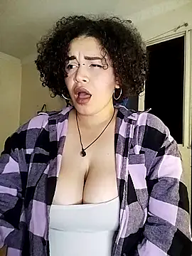 Snapshot of Julie_wallace chatting on November 7, 9:59 pm Julie wallace online show from November 7, 9:59 pm