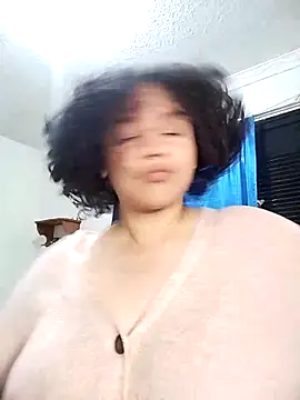 Snapshot of Julie_wallace chatting on April 14, 12:05 am Julie wallace online show from April 14, 12:05 am