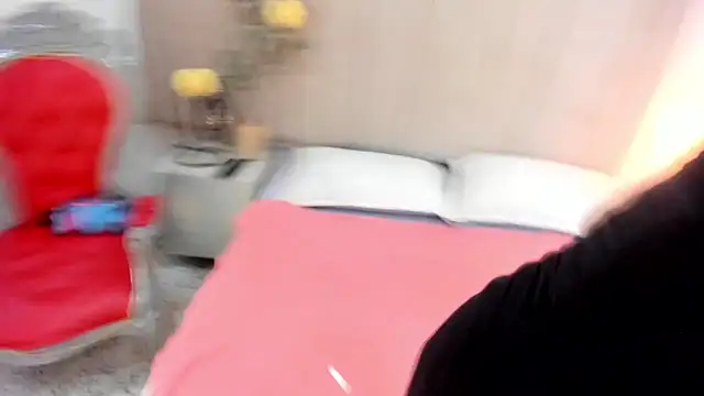 Snapshot of paultte chatting on February 6, 3:15 pm paultte online show from February 6, 3:15 pm