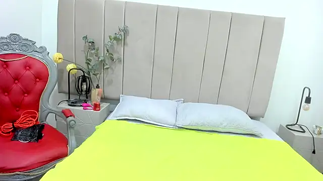 Snapshot of paultte chatting on February 16, 1:40 pm paultte online show from February 16, 1:40 pm