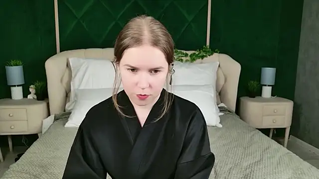 Alida Brice online show from December 4, 3:32 pm