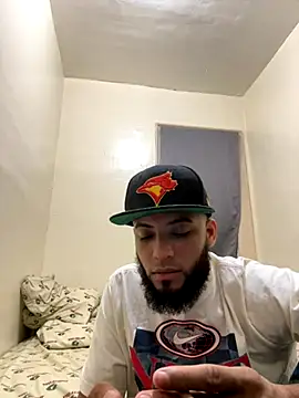 LeoPR00 online show from November 17, 5:24 am