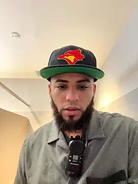 LeoPR00 online show from December 17, 2:39 am