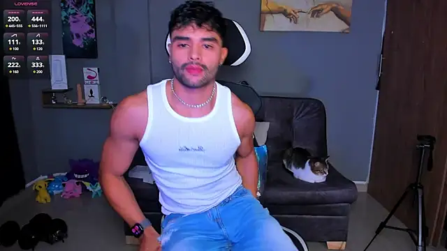 Snapshot of JordanRossie chatting on June 4, 12:00 pm JordanRossie online show from June 4, 12:00 pm