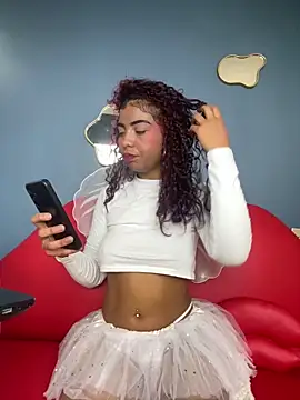 PrettyTiana  online show from October 10, 7:57 pm