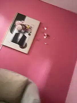 PrettyTiana  online show from December 4, 8:39 pm