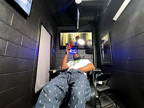 nymphoandthebeast69 online show from February 10, 6:50 am