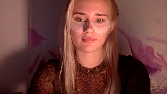 Snapshot of Rosvann chatting on September 20, 4:08 pm Rosvann online show from September 20, 4:08 pm