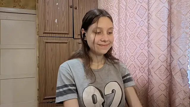 QutieDaSweet online show from November 14, 8:13 am