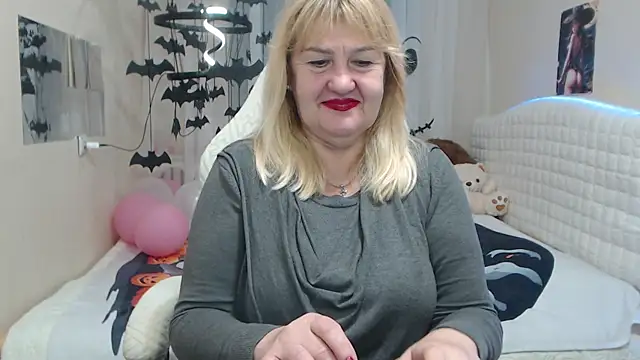 EmmaEllison online show from October 29, 6:59 am