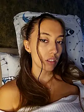 Snapshot of Virgin_Pussy_Squirt chatting on September 24, 8:50 am Virgin Pussy Squirt online show from September 24, 8:50 am