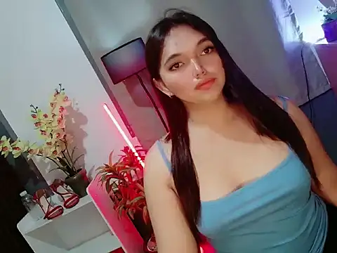 Snapshot of Nikki_Karishma chatting on April 20, 6:53 pm Nikki Karishma online show from April 20, 6:53 pm