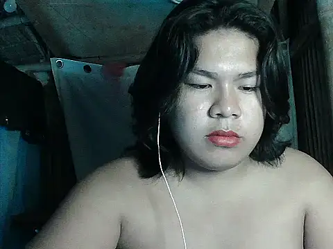 Huntrix2025 online show from April 10, 1:38 pm