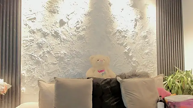 joselin rouse online show from April 13, 12:32 pm