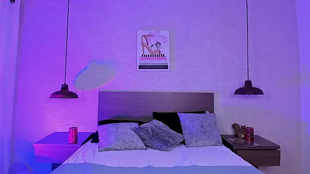 cloehill  online show from November 11, 1:33 pm