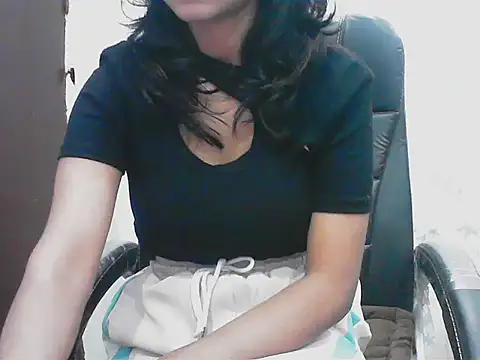 short girl  online show from February 27, 5:24 pm