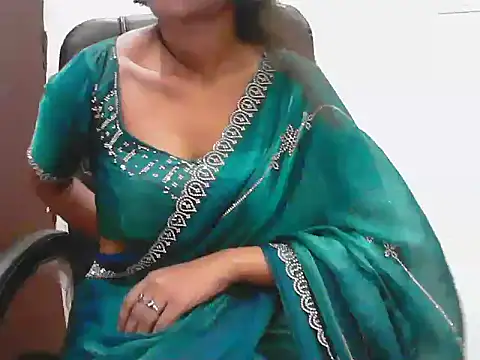 Snapshot of short_girl_ chatting on June 1, 5:03 pm short girl online show from June 1, 5:03 pm
