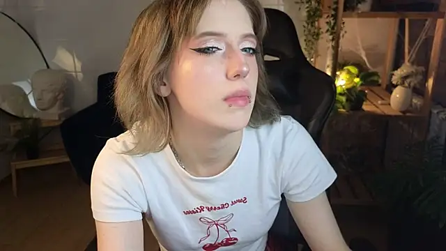 MorgyAsuna  online show from November 5, 1:33 pm