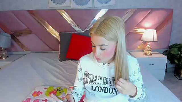 ChloeLaurentt online show from December 21, 1:29 pm