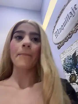 Snapshot of ChloeLaurentt chatting on April 29, 1:48 pm ChloeLaurentt online show from April 29, 1:48 pm