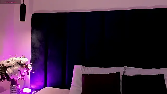 LiilyAdams online show from February 16, 7:54 pm