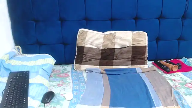 Snapshot of SexyBeverly_ chatting on October 18, 5:46 pm SexyBeverly online show from October 18, 5:46 pm