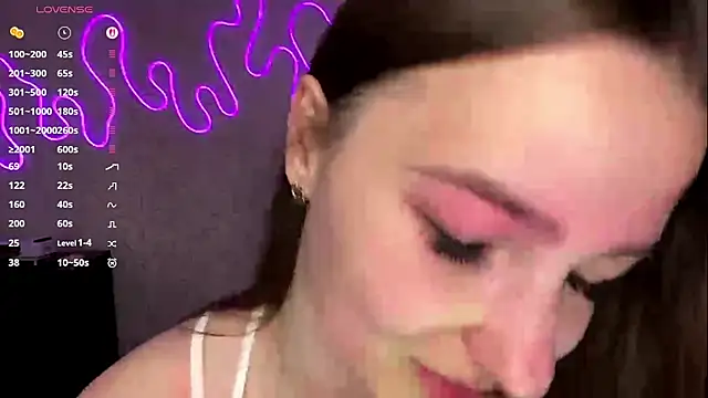 Snapshot of GemmaGunter chatting on May 3, 8:04 pm GemmaGunter online show from May 3, 8:04 pm