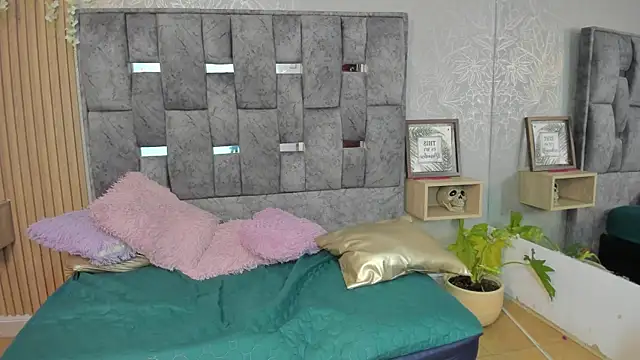 Snapshot of Nicky_Brown_ chatting on October 2, 3:35 am Nicky Brown online show from October 2, 3:35 am