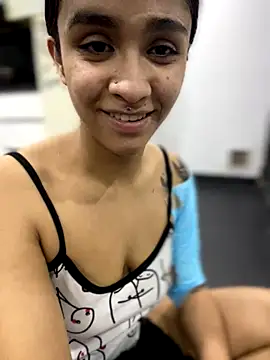 Snapshot of Isabella-Teen chatting on October 27, 12:47 am Isabella-Teen online show from October 27, 12:47 am