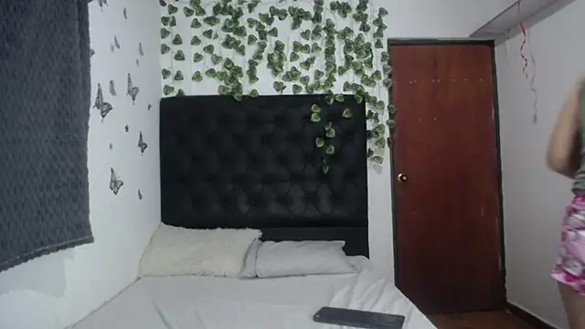 isabel 09 online show from March 5, 3:13 am