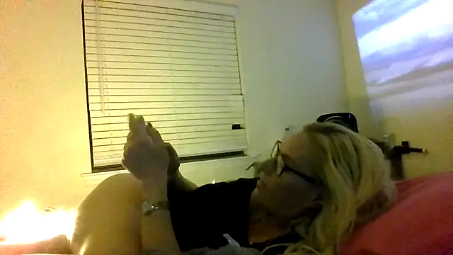 Snapshot of JemTastic chatting on September 18, 1:40 am JemTastic online show from September 18, 1:40 am