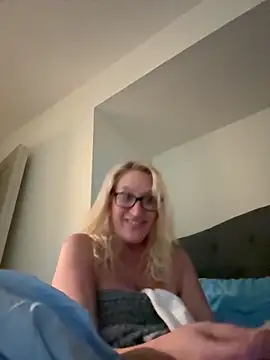 Snapshot of JemTastic chatting on September 25, 5:22 am JemTastic online show from September 25, 5:22 am