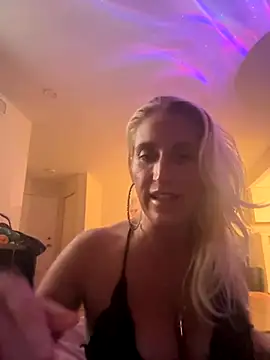 Snapshot of JemTastic chatting on October 25, 3:58 am JemTastic online show from October 25, 3:58 am