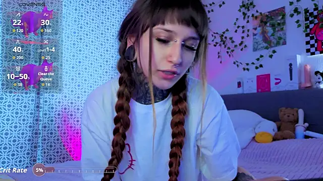 Snapshot of LilithPoison chatting on April 26, 6:11 am LilithPoison online show from April 26, 6:11 am