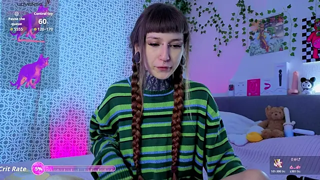 Snapshot of LilithPoison chatting on May 28, 2:42 am LilithPoison online show from May 28, 2:42 am
