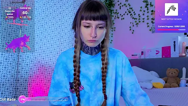 Snapshot of LilithPoison chatting on June 5, 6:02 pm LilithPoison online show from June 5, 6:02 pm