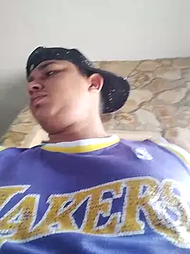 Snapshot of Alex_man23 chatting on September 18, 1:13 pm Alex man23 online show from September 18, 1:13 pm