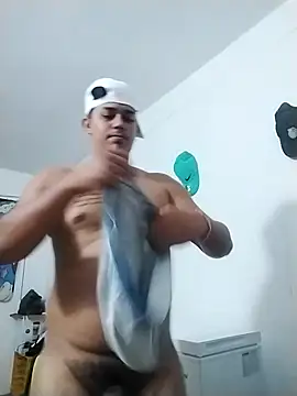 Snapshot of Alex_man23 chatting on November 29, 2:14 am Alex man23 online show from November 29, 2:14 am