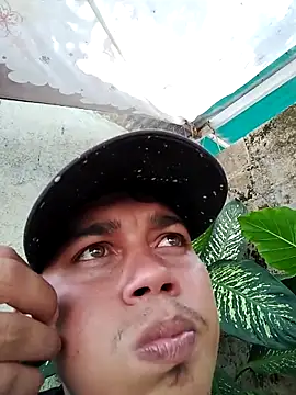 Snapshot of Alex_man23 chatting on February 20, 5:57 pm Alex man23 online show from February 20, 5:57 pm