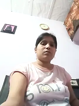 Snapshot of aliya-jaan71 chatting on April 10, 8:30 am aliya-jaan71 online show from April 10, 8:30 am