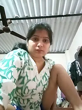 Snapshot of aliya-jaan71 chatting on April 10, 8:35 pm aliya-jaan71 online show from April 10, 8:35 pm