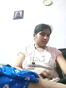 Snapshot of aliya-jaan71 chatting on April 25, 5:43 pm aliya-jaan71 online show from April 25, 5:43 pm