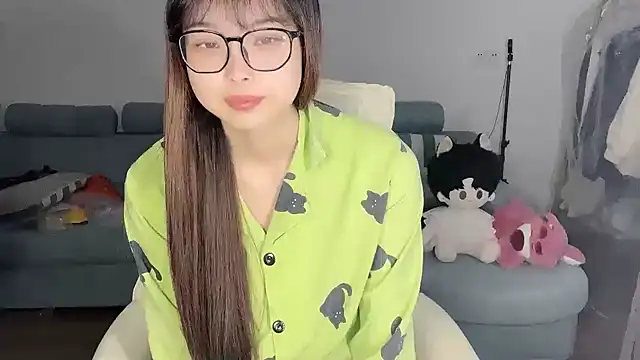 Akong11 online show from February 23, 4:32 am