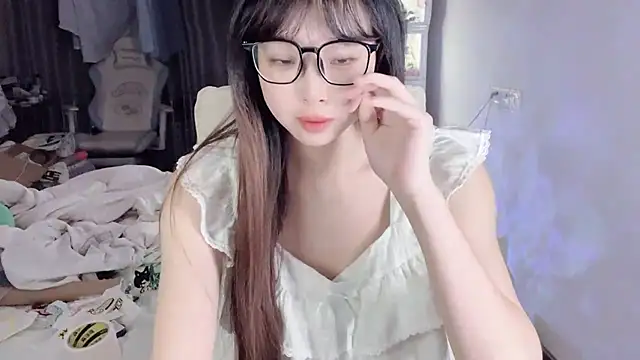 Snapshot of Akong11 chatting on July 6, 2:14 pm Akong11 online show from July 6, 2:14 pm