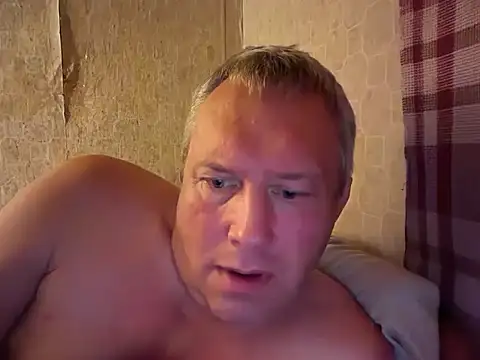 Snapshot of evulis1 chatting on September 17, 9:49 pm evulis1 online show from September 17, 9:49 pm