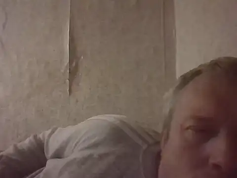 Snapshot of evulis1 chatting on October 9, 6:28 pm evulis1 online show from October 9, 6:28 pm