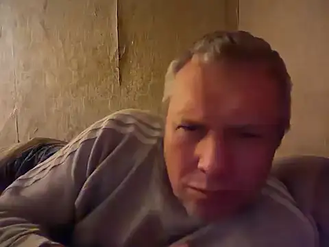 Snapshot of evulis1 chatting on October 10, 10:09 pm evulis1 online show from October 10, 10:09 pm