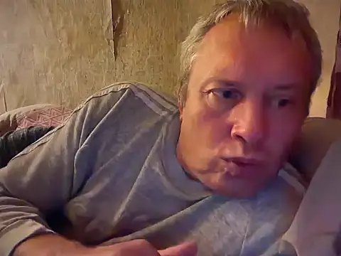 Snapshot of evulis1 chatting on October 11, 9:35 pm evulis1 online show from October 11, 9:35 pm