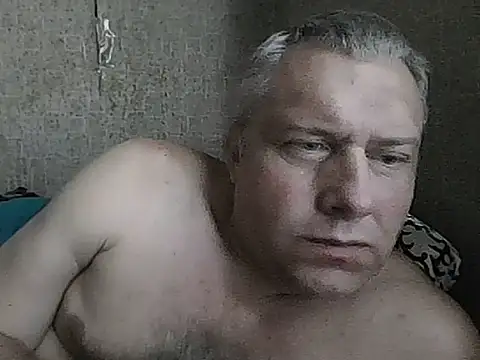 Snapshot of evulis1 chatting on August 1, 3:44 pm evulis1 online show from August 1, 3:44 pm